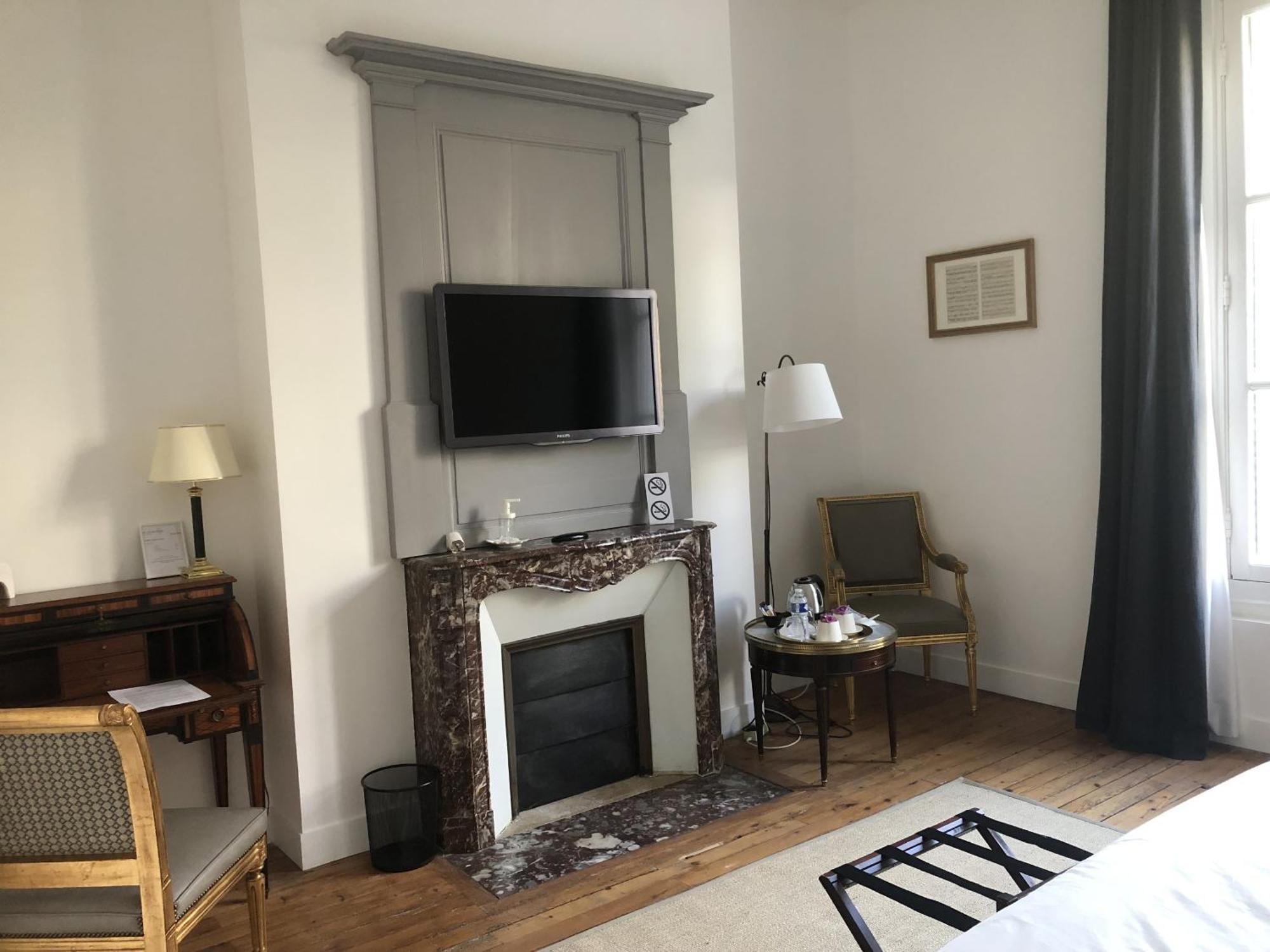 La Grande Carree Bed & Breakfast Saint-Cyr-sur-Loire Exterior photo