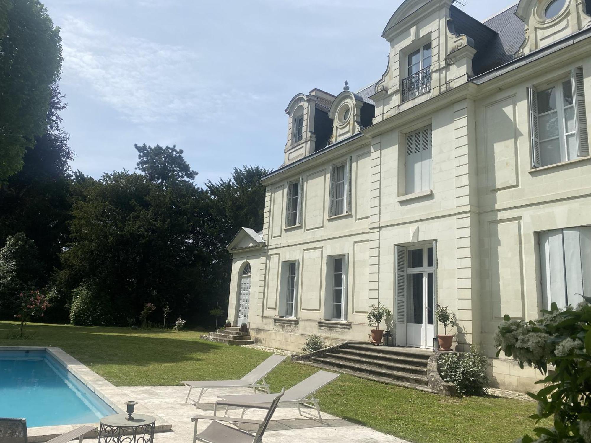 La Grande Carree Bed & Breakfast Saint-Cyr-sur-Loire Exterior photo